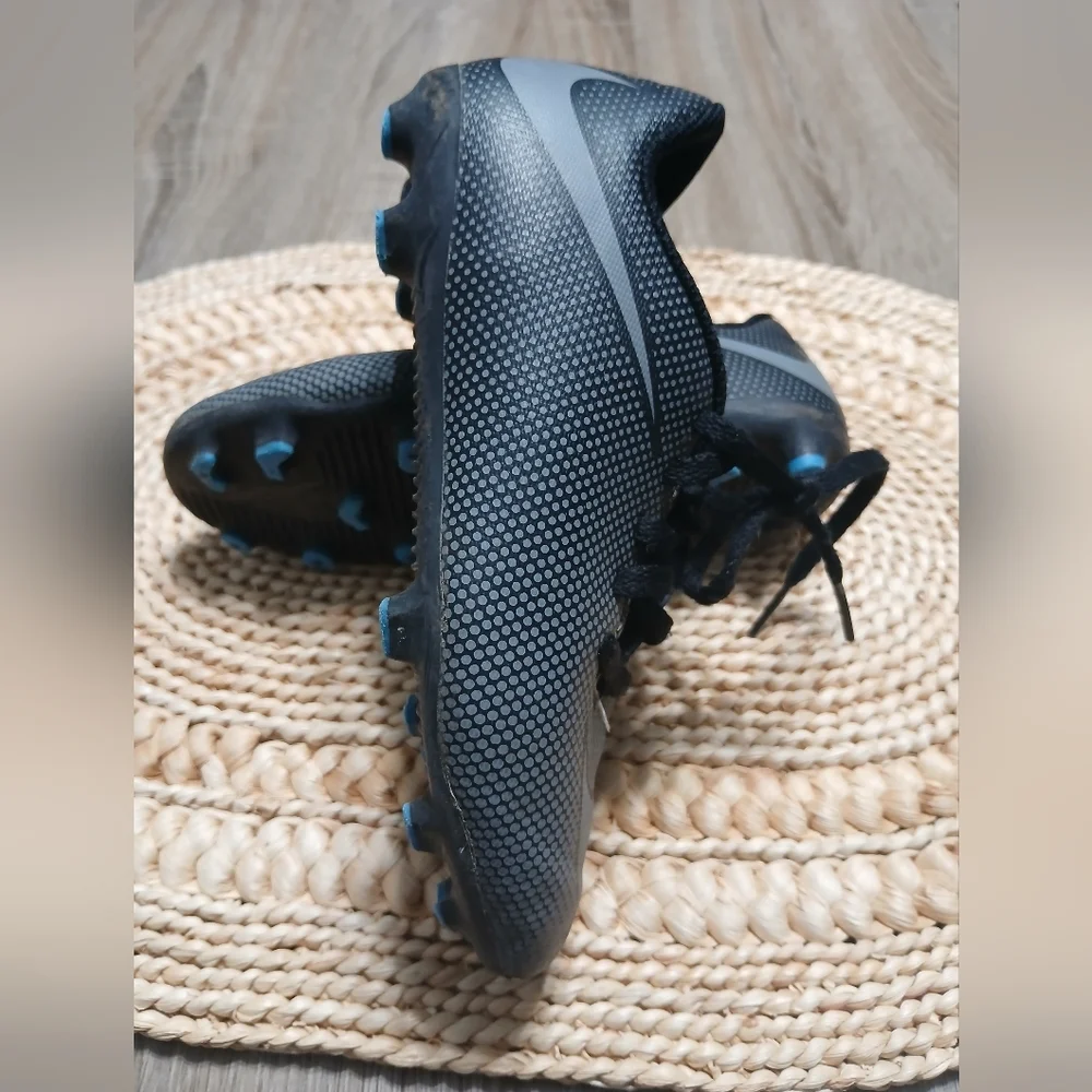 Nike Black‎ and Gray Sports Sneakers