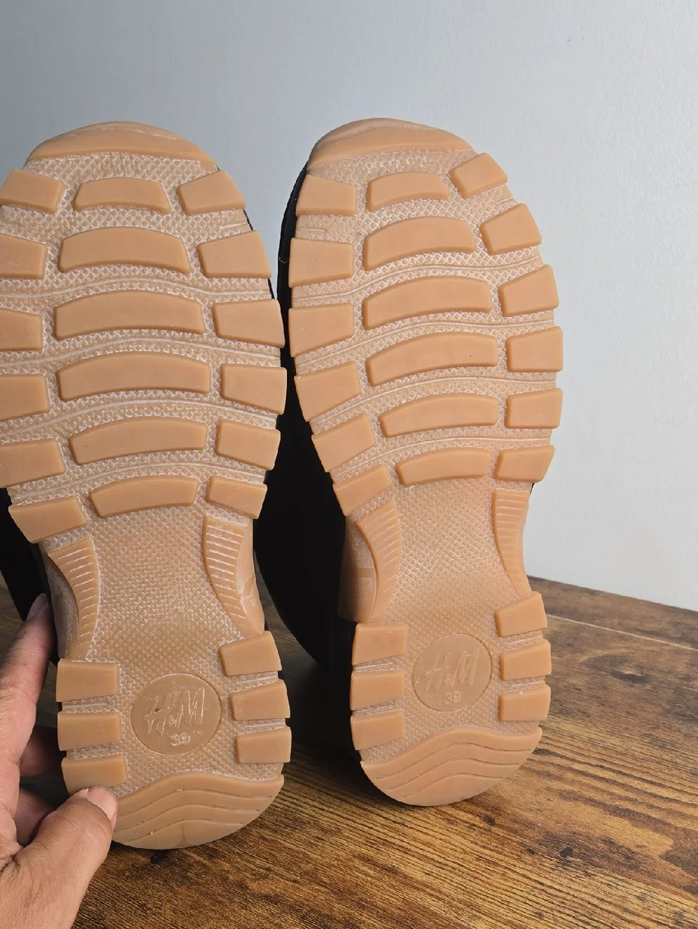 H&M shoe sole