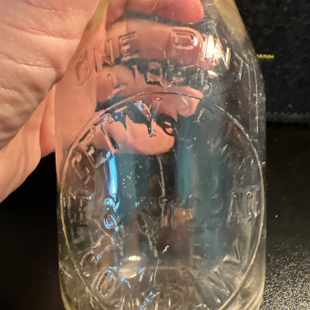 Vintage Gettysburg PA Company Ice and Storage 1 Pint Milk‎ Bottle
