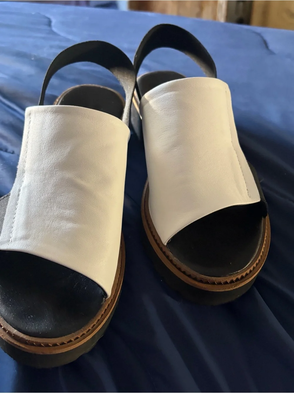 Bueno White Leather Open-Toe Platform Slides in box size 7 worn once