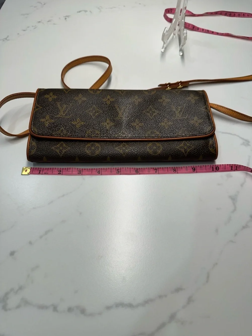 Louis Vuitton Monogram Shoulder/Crossbody Pouchette in Classic LV Monogram