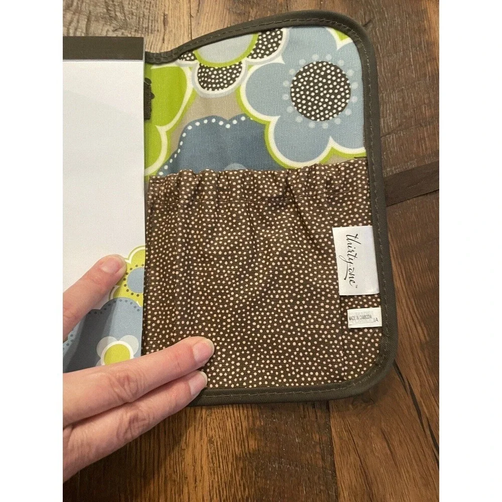 NWOT Thirty One Fold And Go Organizer With Notepad Floral