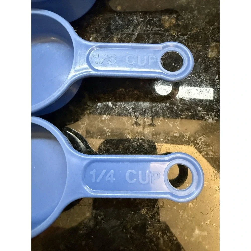 Vintage Rubbermaid Nesting Measuring Cups Blue 4 Pc Servin Saver 1/2 1/3 1/4 1