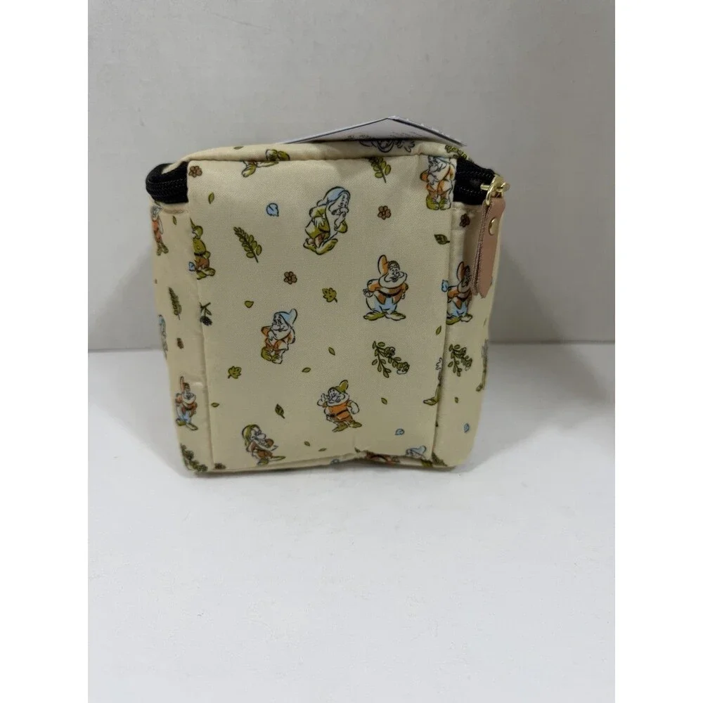 Petunia Pickle Bottom includes cube looking