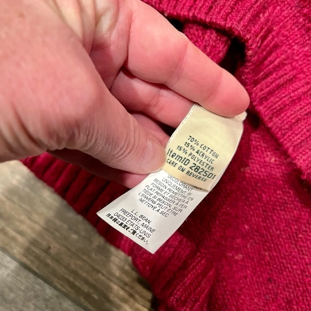 L.L. Bean photos neck flaws