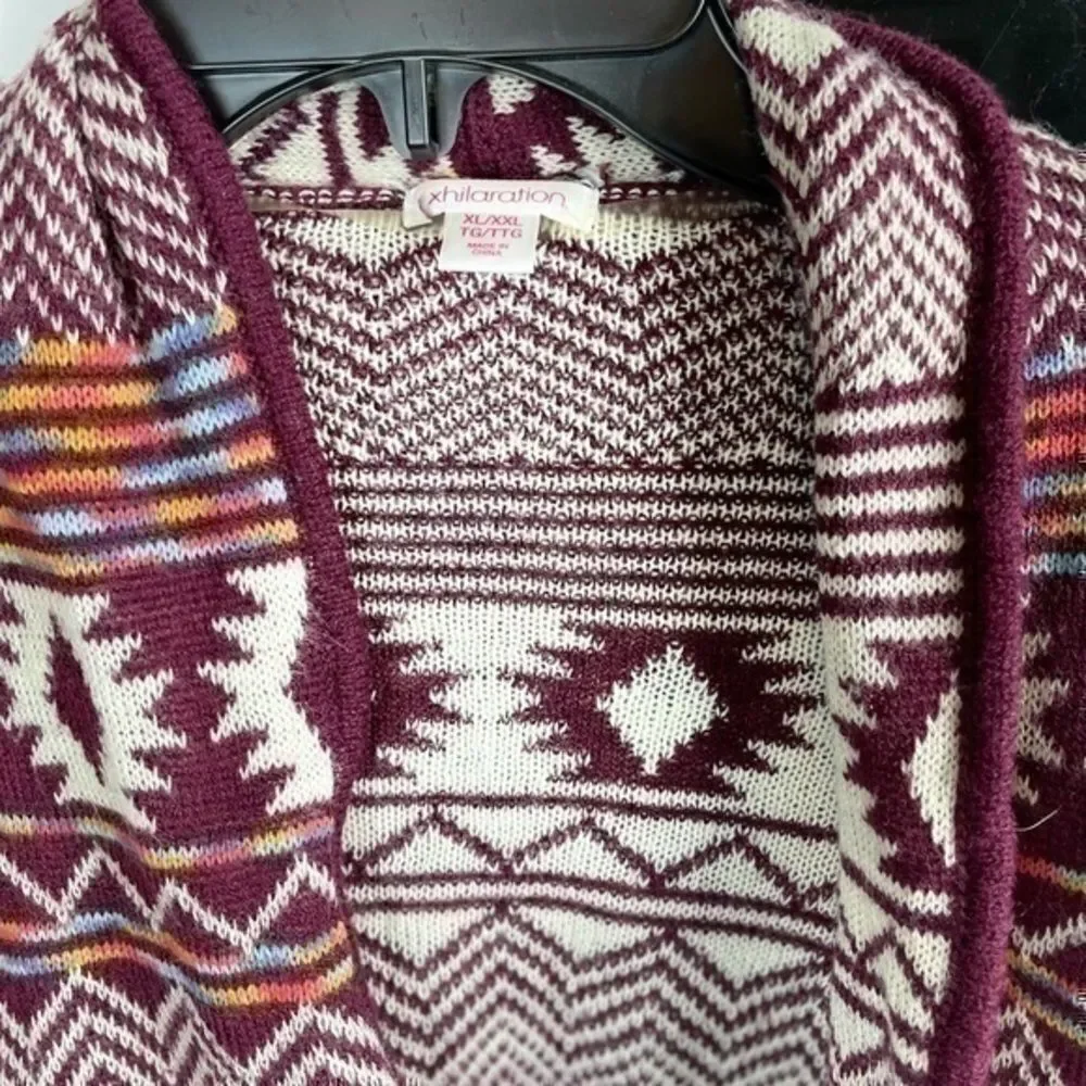 Xhilaration maroon white