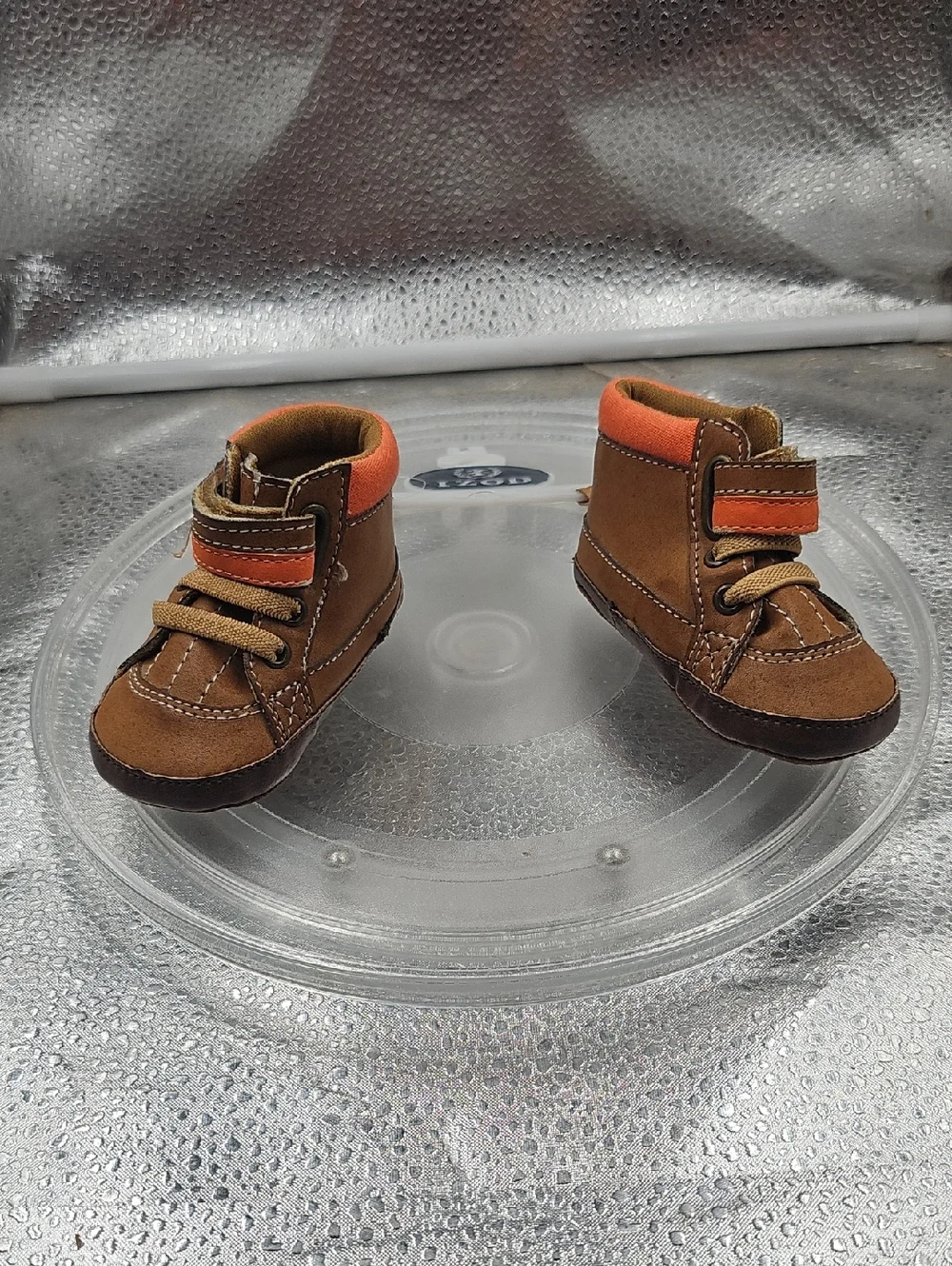 Tan And Brown Izod Shoes Size 2