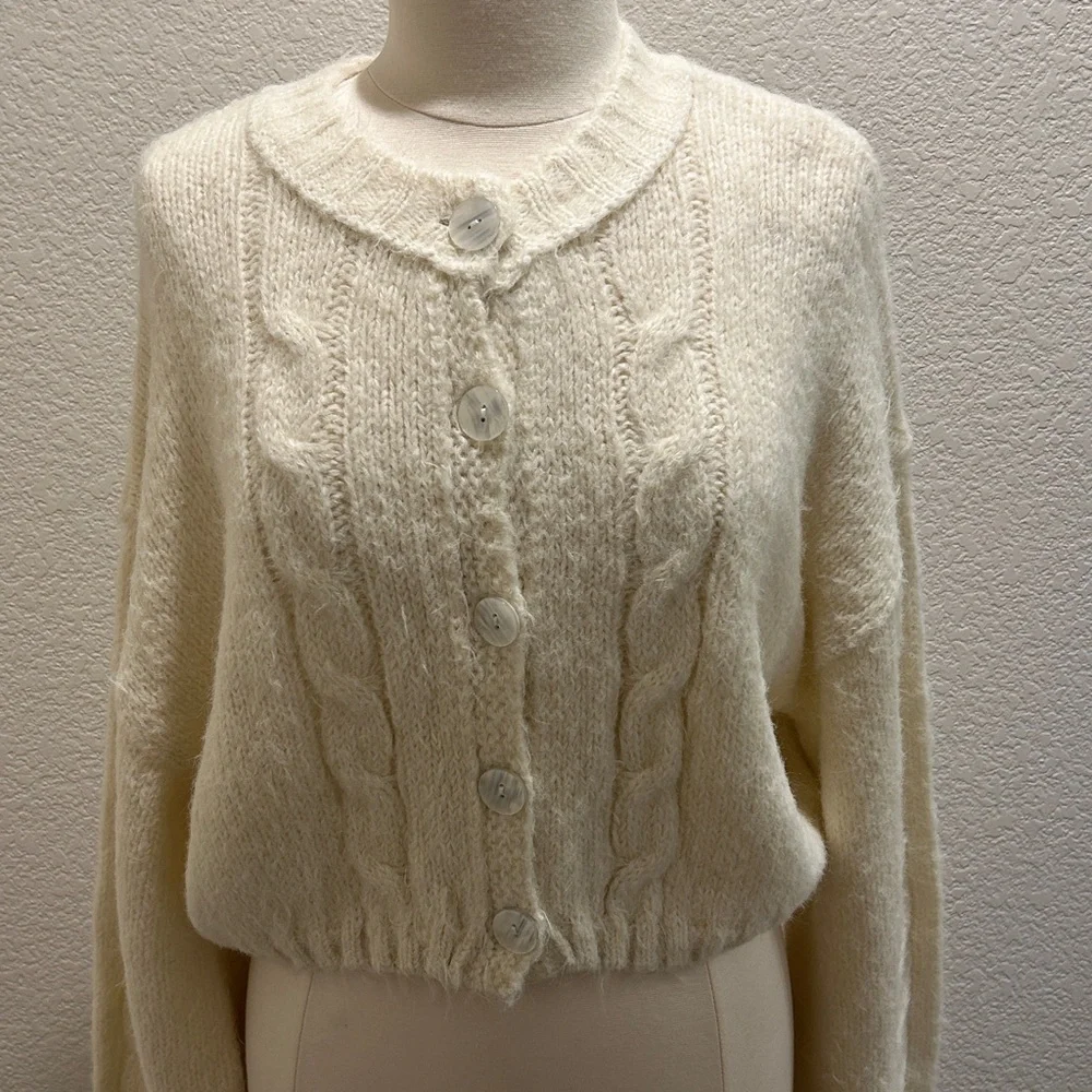 Free People Willow Cream Cable Knit Long Sleeve Crop Button Cardigan Sweater L
