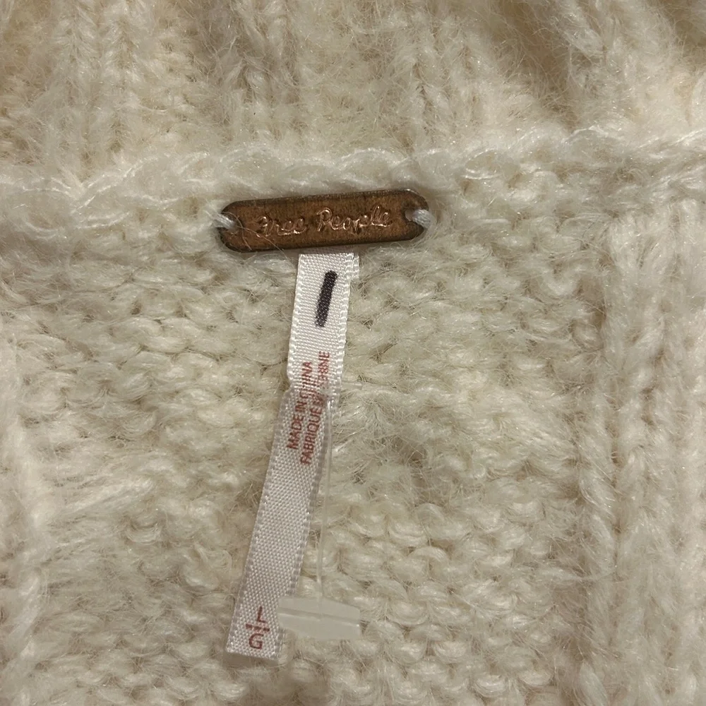 Free People Willow Cream Cable Knit Long Sleeve Crop Button Cardigan Sweater L