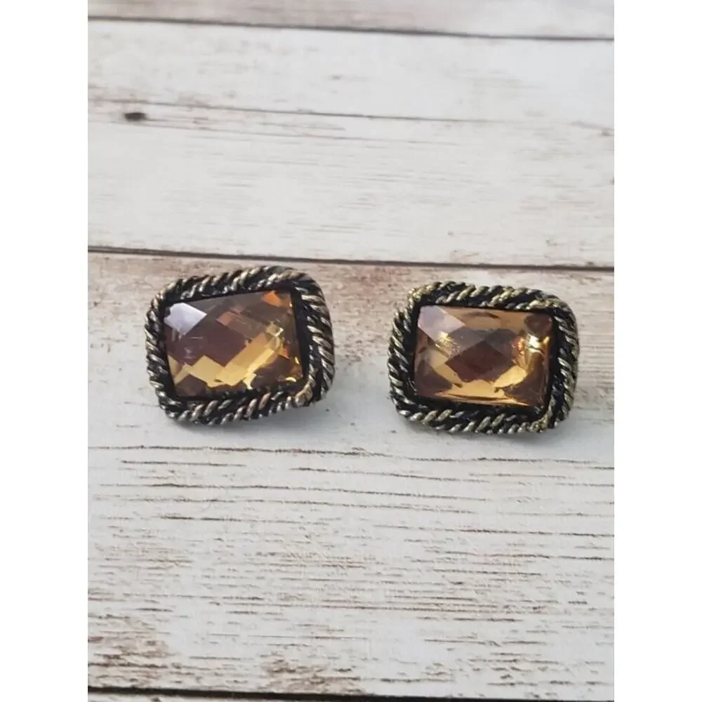Vintage clip earrings