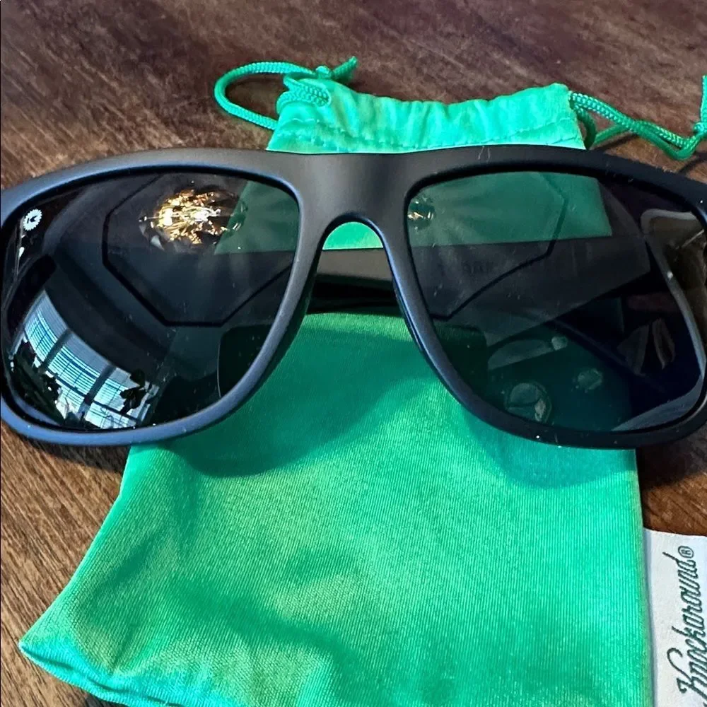 Knockaround matte black