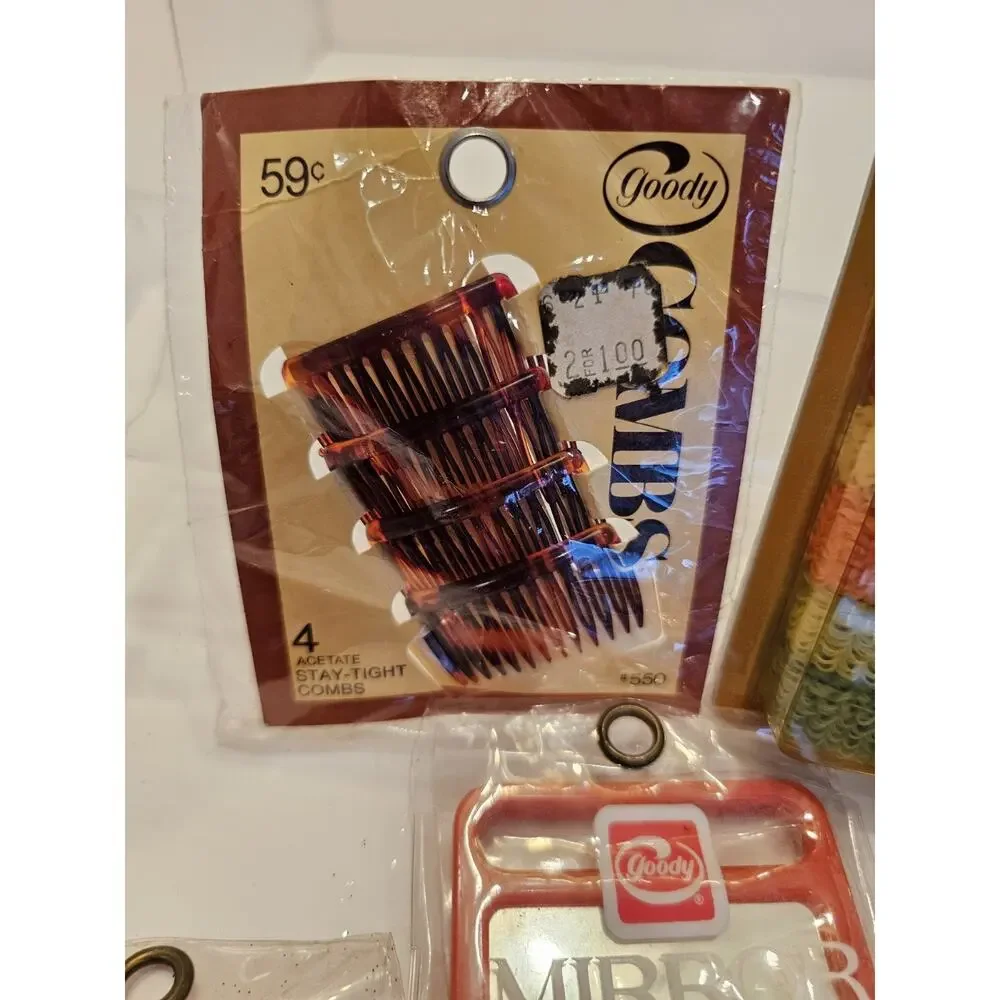 Vintage Goody Hair Care 80s Combs, Hand Mirrors, Ponytail, Clips Lot Of‎ 11pcs