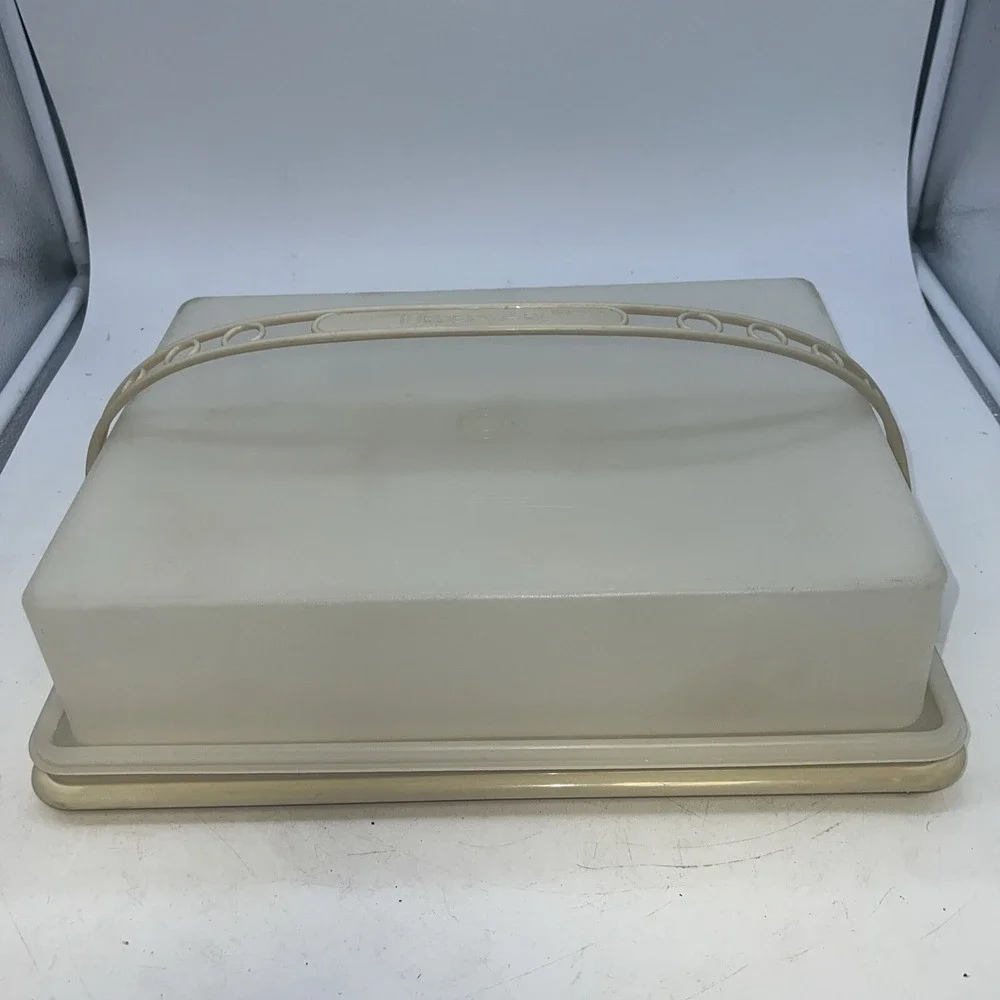 Tupperware Rectangular 9