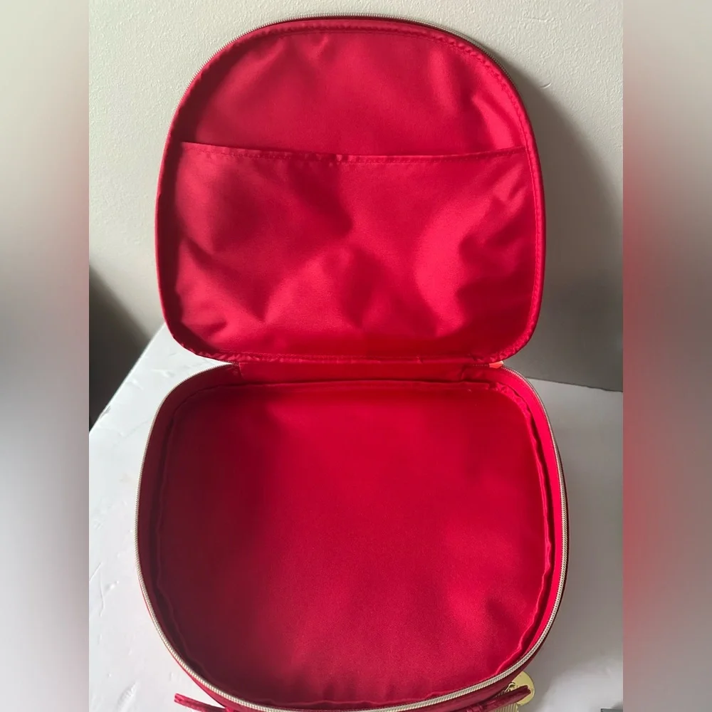 Estee Lauder vibrant red