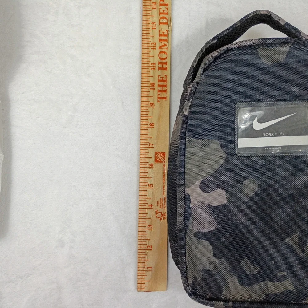 Nike Young Athlete Camo Insulated Lunch Bag Grey Black Camouflage Swoosh‎ Logo