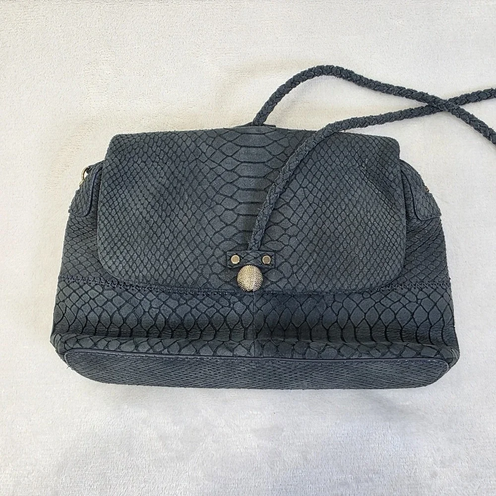Tre Vero purse has