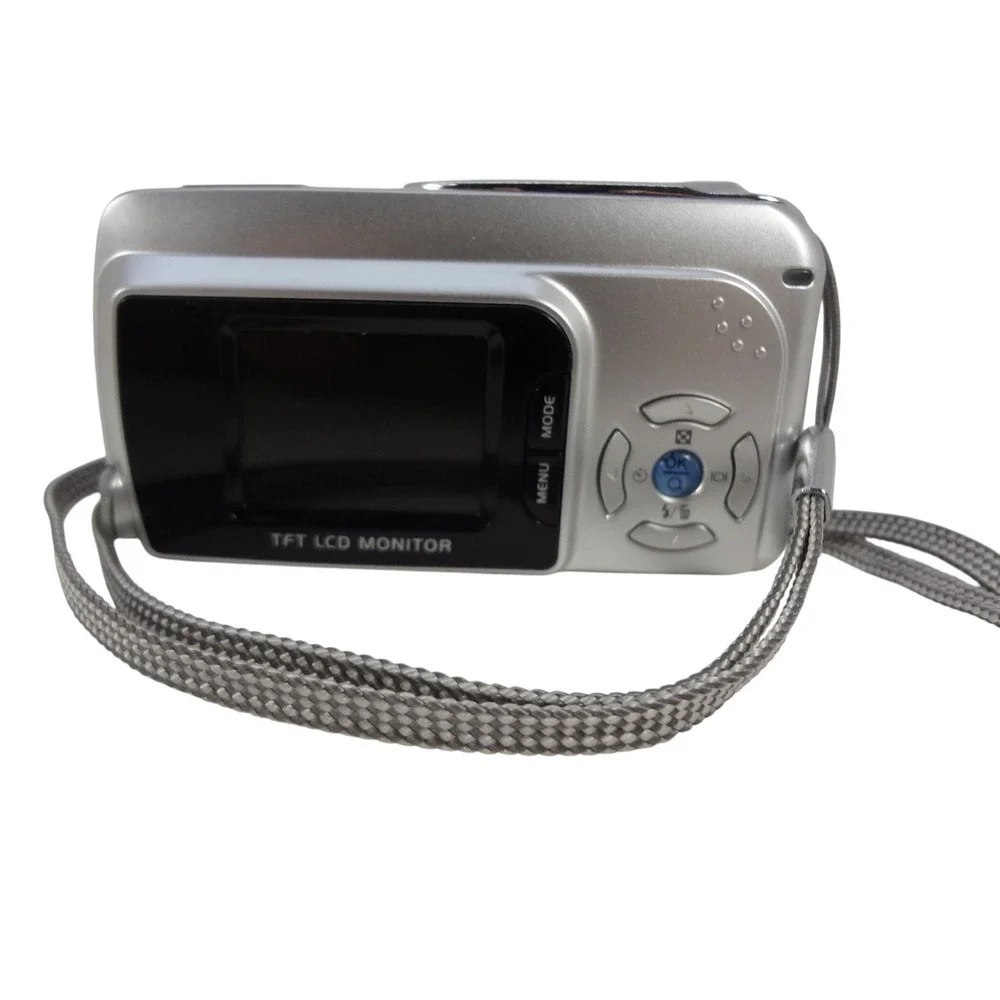 Vivitar ViviCam 4100 Digital Camera‎ 4.0MP 4x Zoom Silver Vintage Boxed Bundle