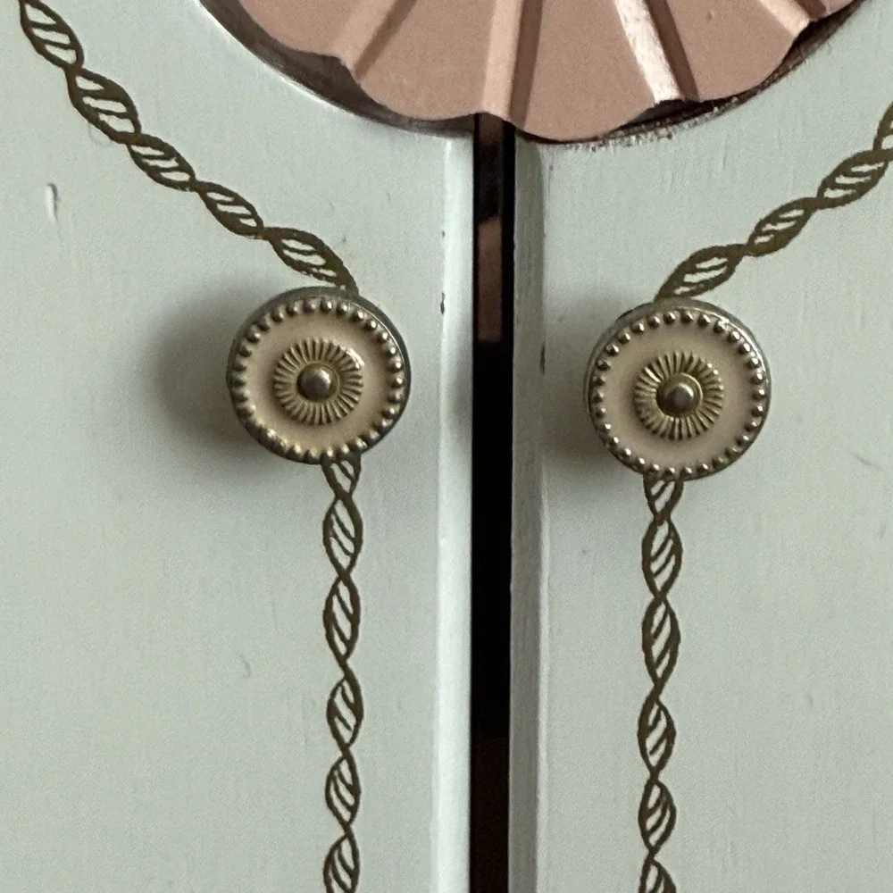 The Unbranded Brand vintage jewelry