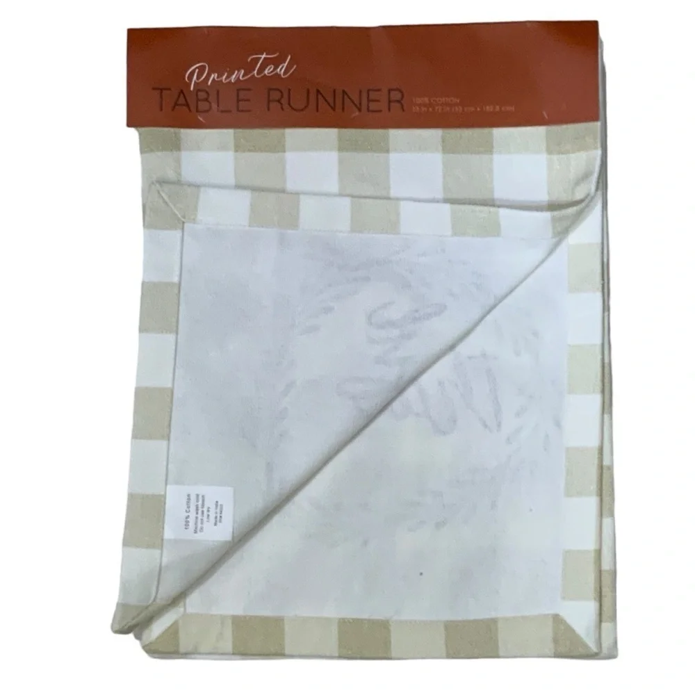 Nantucket table runner