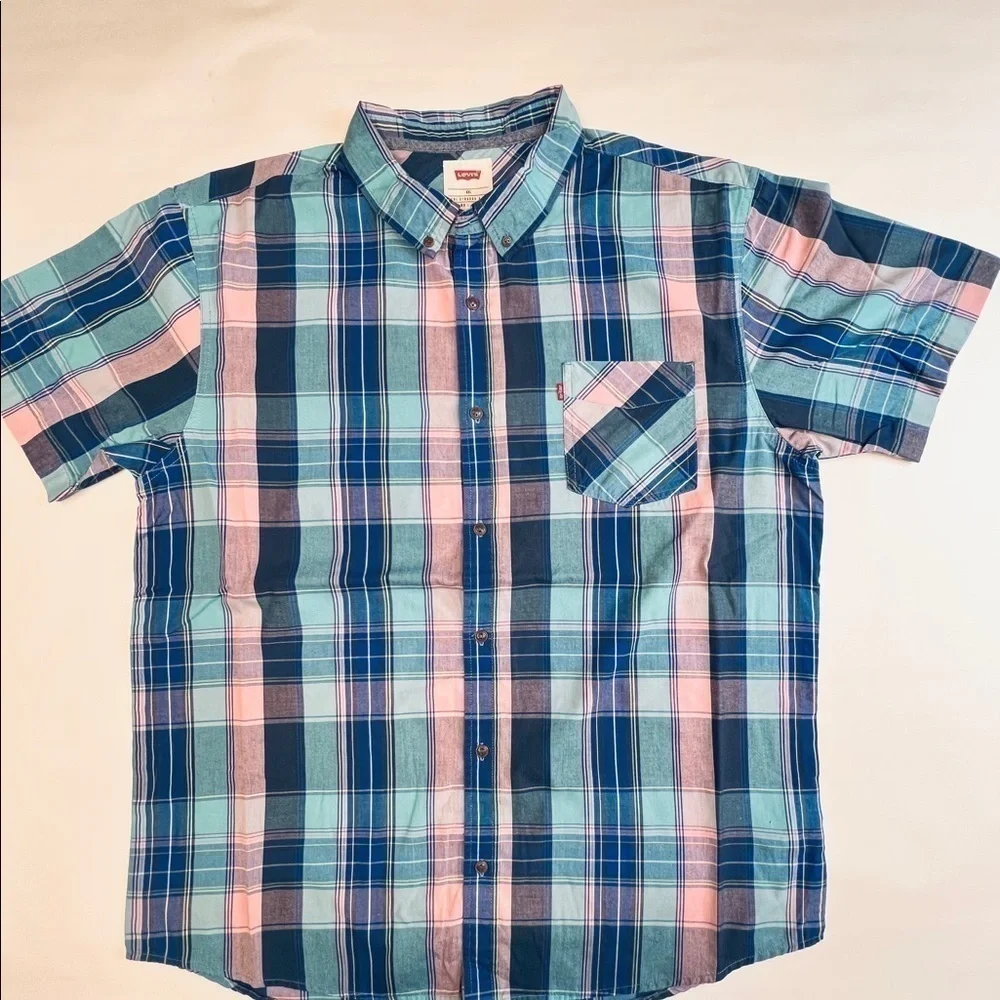 LEVIS Size XXL CASUAL BUTTON DOWN SHORT SLEEVE