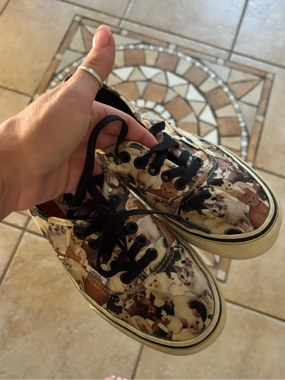 Authentic Vans ASPCA Cats Shoes Men’s 6.5/ Women’s 8– RARE