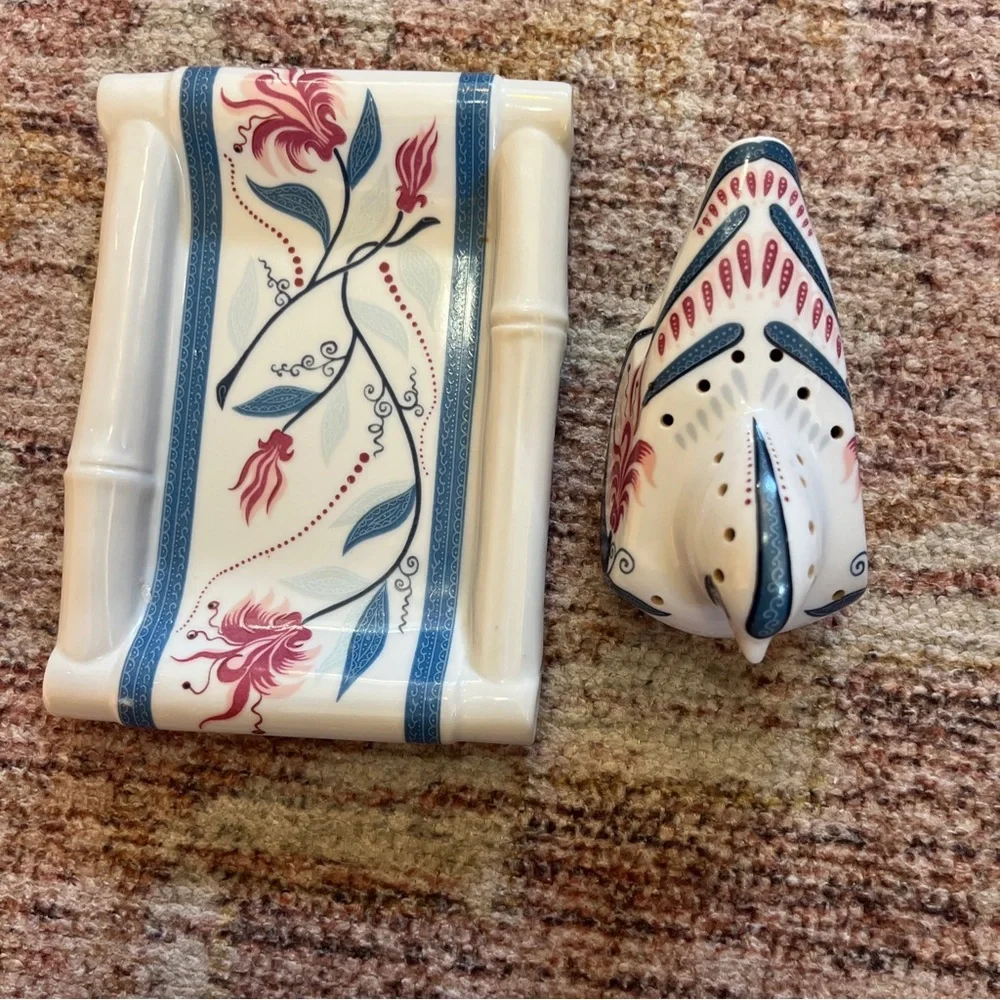 Elizabeth Arden this item