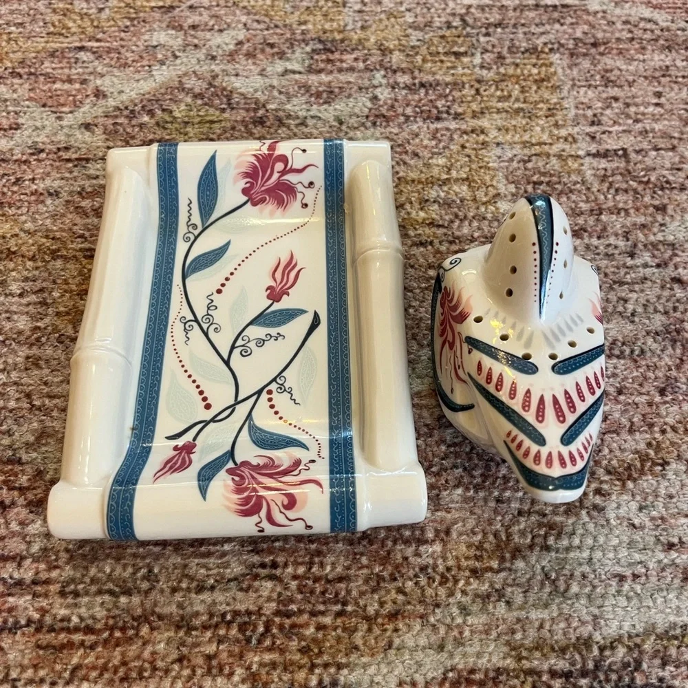 Elizabeth Arden this item