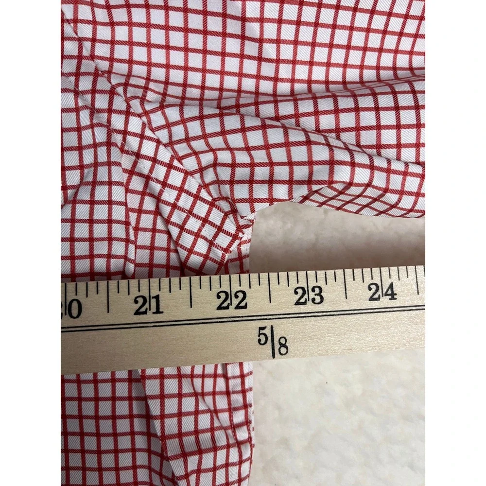 Banana Republic red business