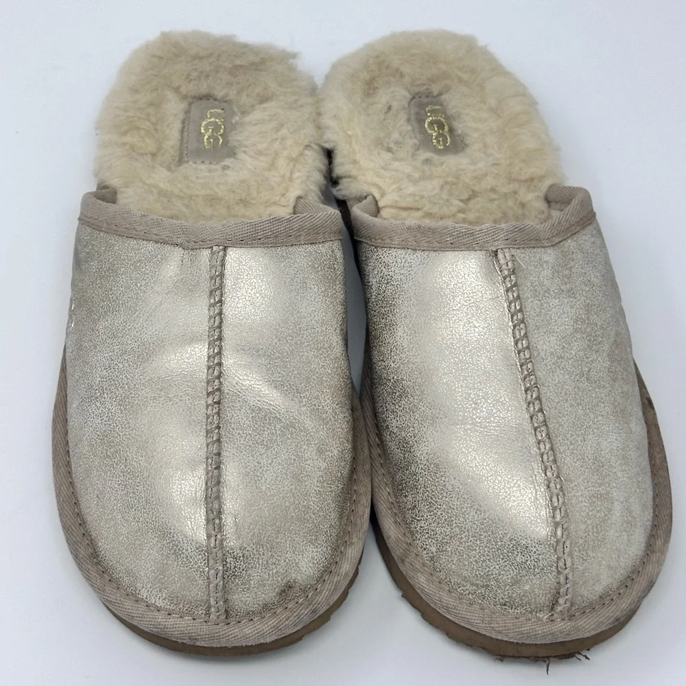 UGG stylish silver