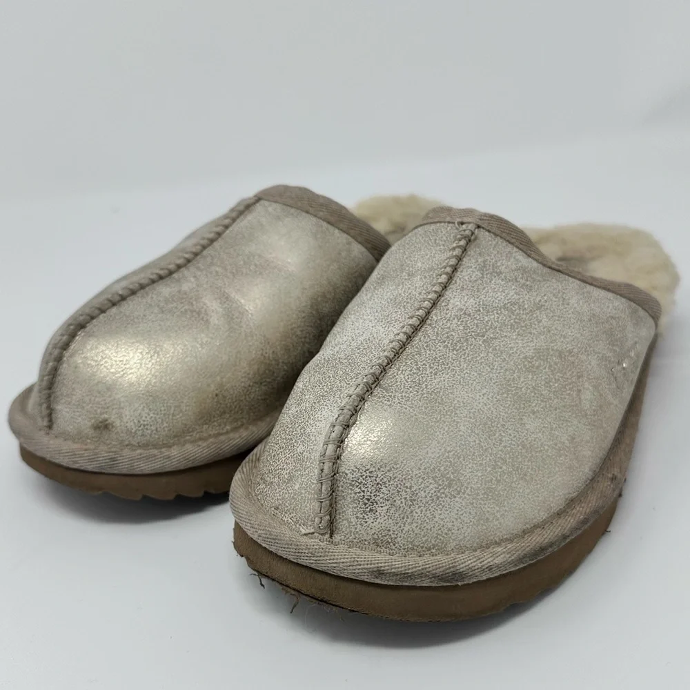 UGG stylish silver