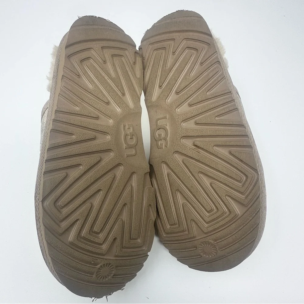 UGG stylish silver