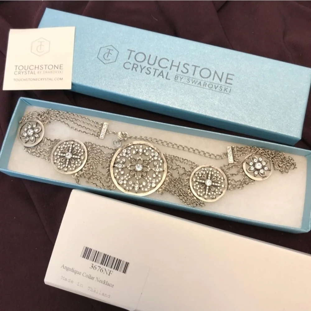 Touchstone Crystal stunning necklace
