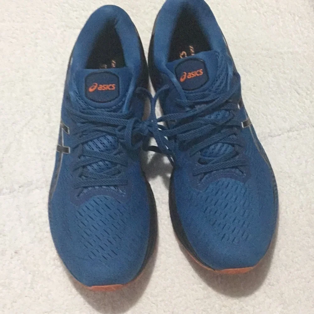 Asics vibrant blue