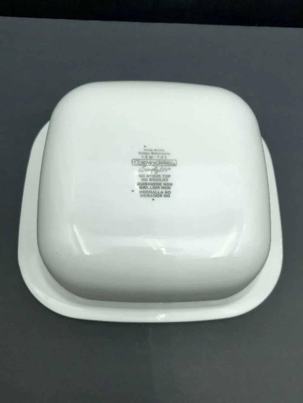 Corningware SimplyLite 1.5 Qt Casserole with Glass Pyrex Lid and Serving Cradle