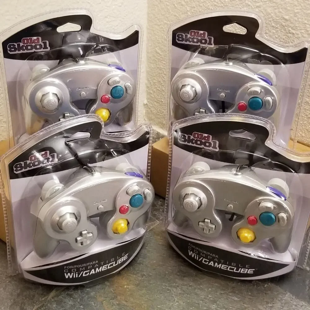 4 Gamecube Controllers - Silver / Platinum (NEW) - Nintendo - Old Skool