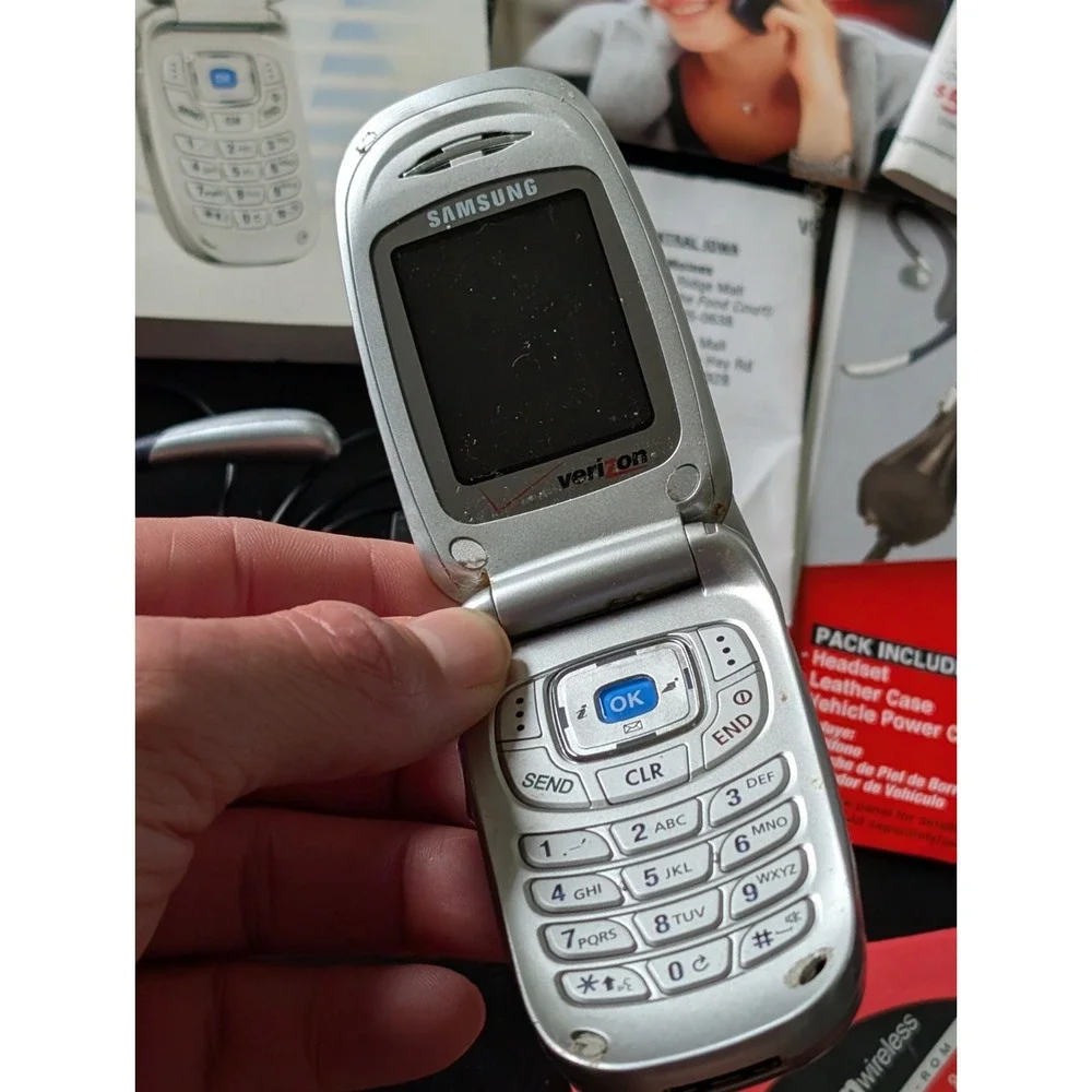 Samsung SCH-A650 - Silver (Verizon) Flip Phone Untested As / Is‎ - Prop Phone
