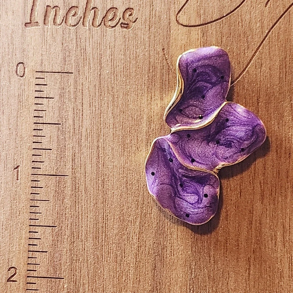 Source Unknown abstract petal