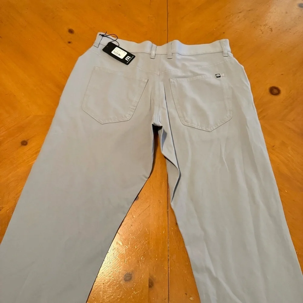 Travis Mathew size 30