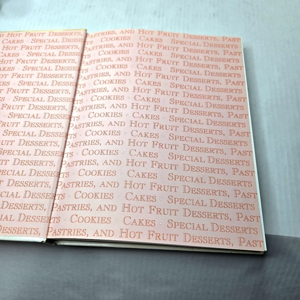 The Good Housekeeping Illustrated book of Desserts. Cookbook. Hardback..