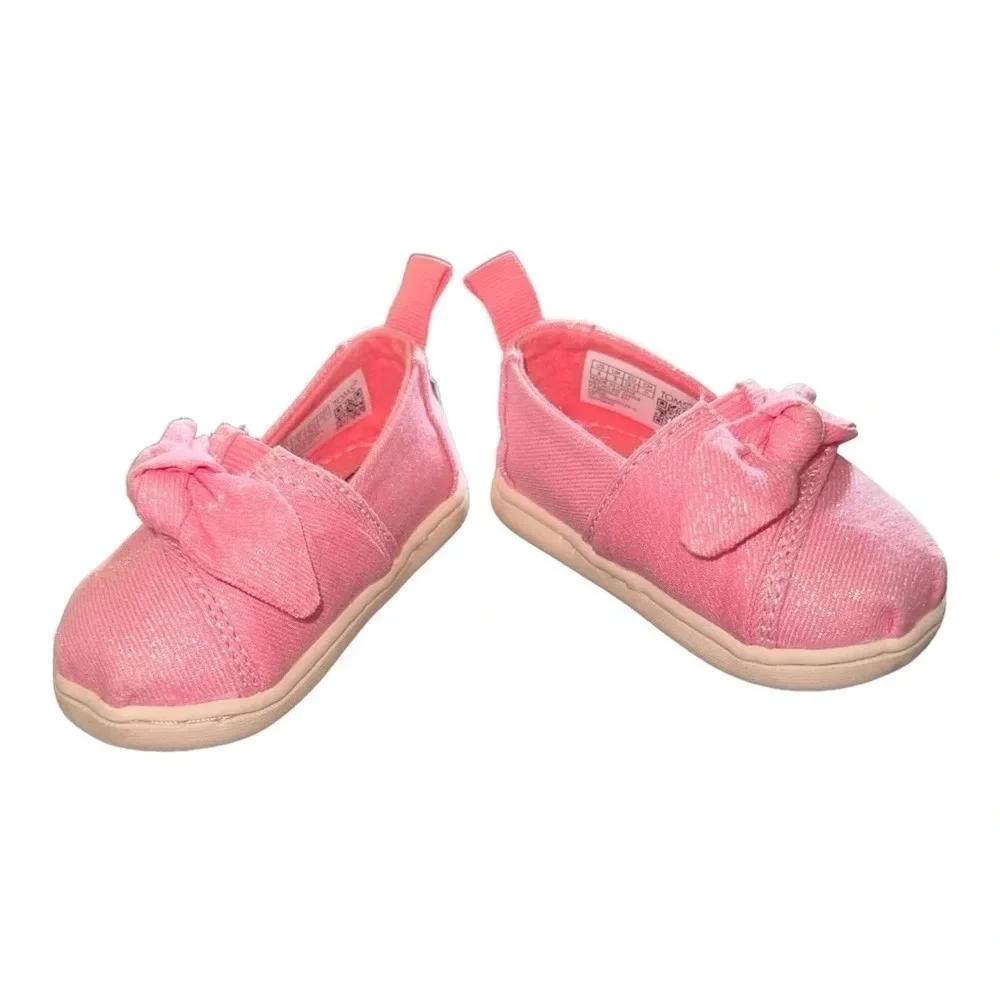 Toms put bow