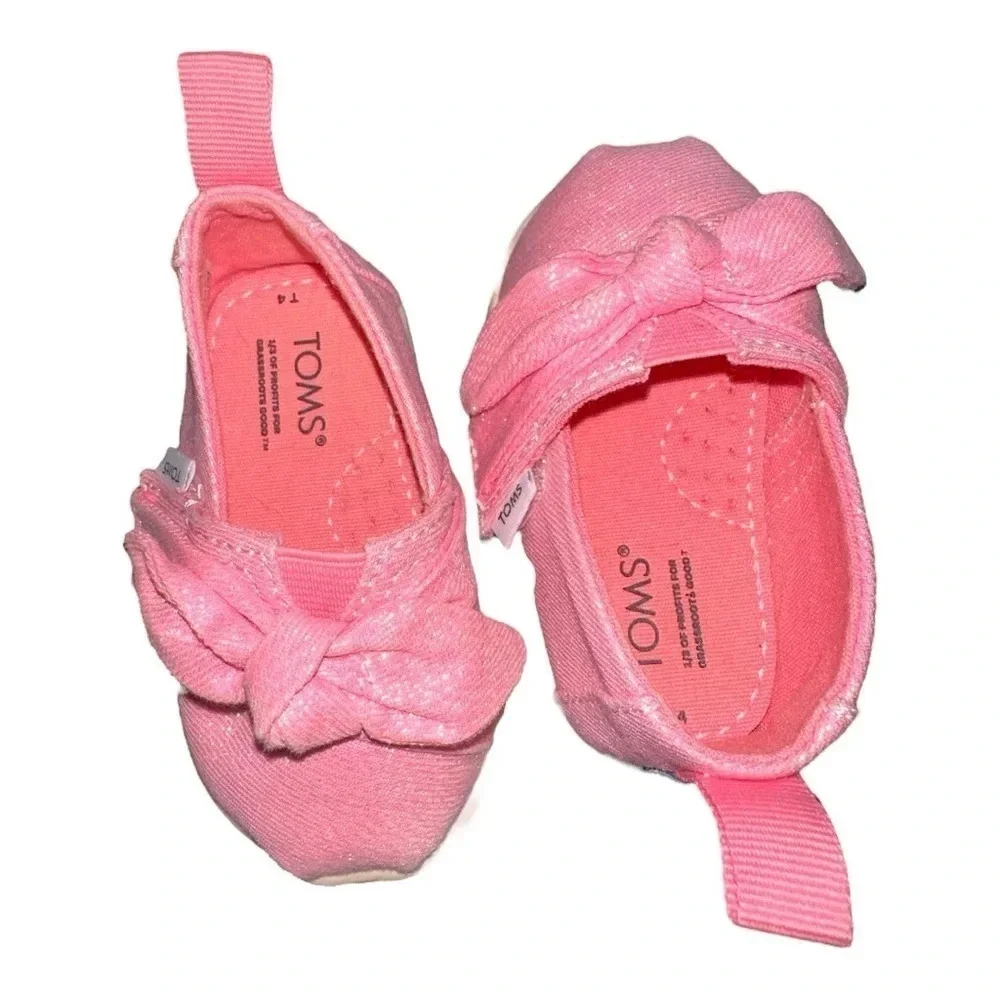 Toms put bow