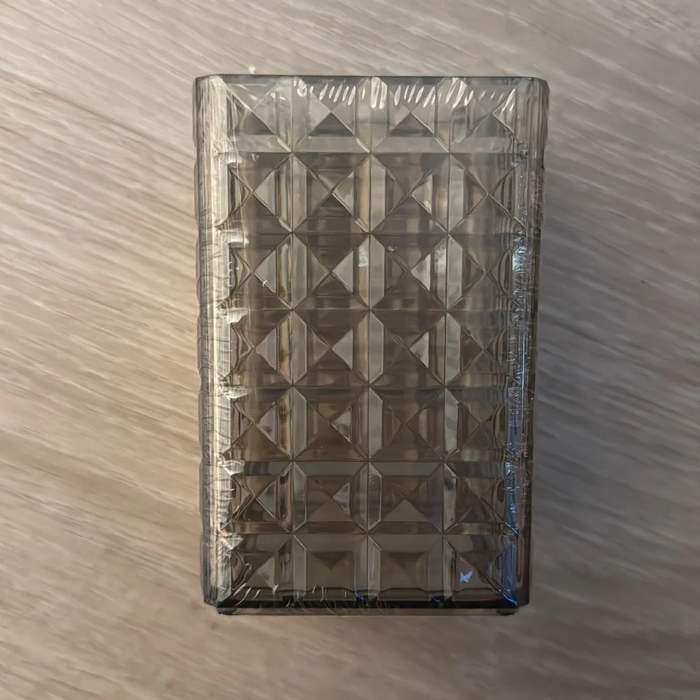 N/A elegant clear