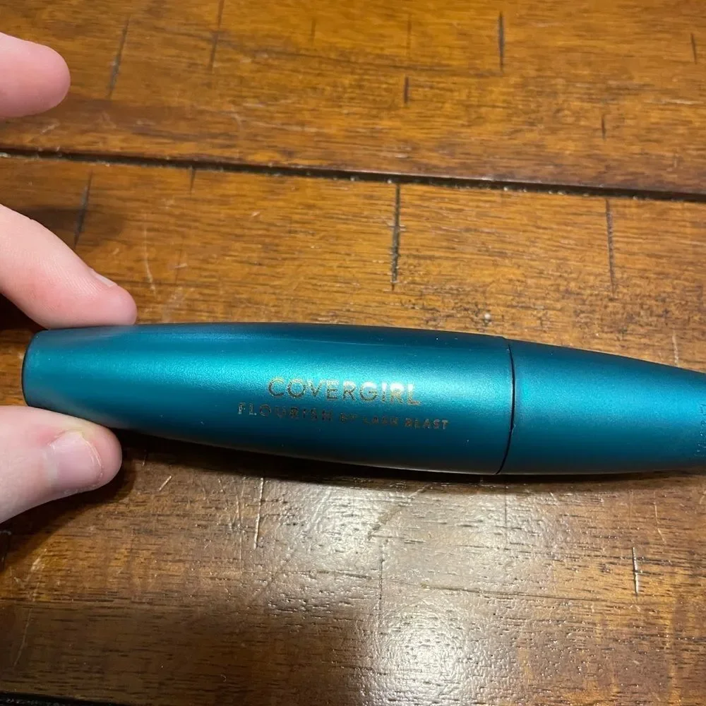 Covergirl Flourish by Lash Blast Very Black Mascara- .44oz