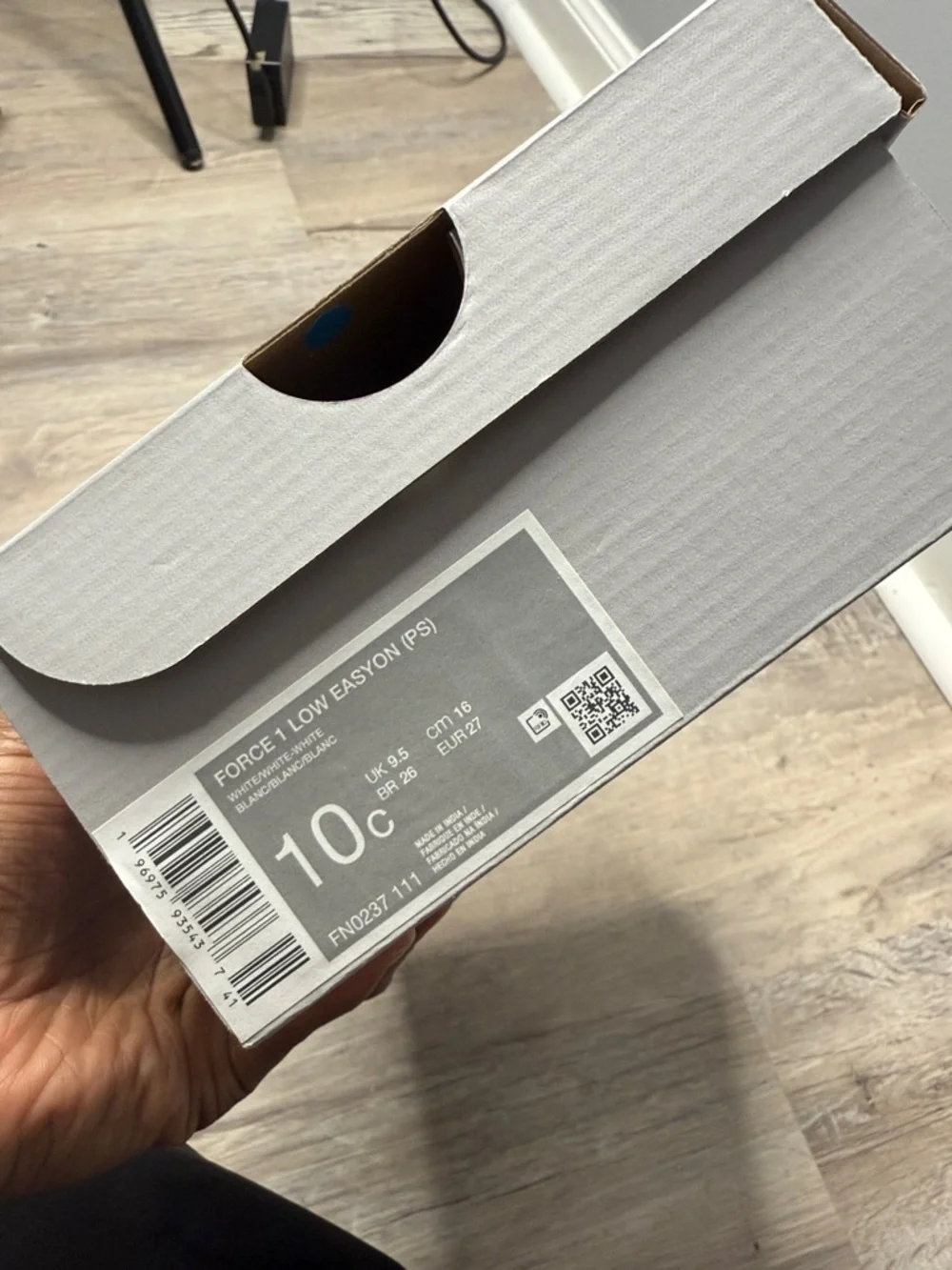 Nike white cleaning