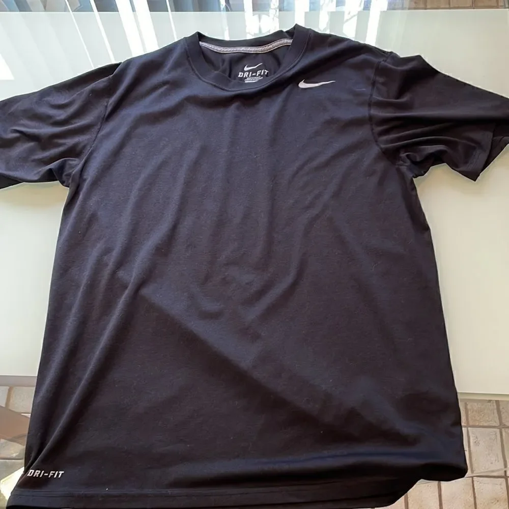 Nike shirt black