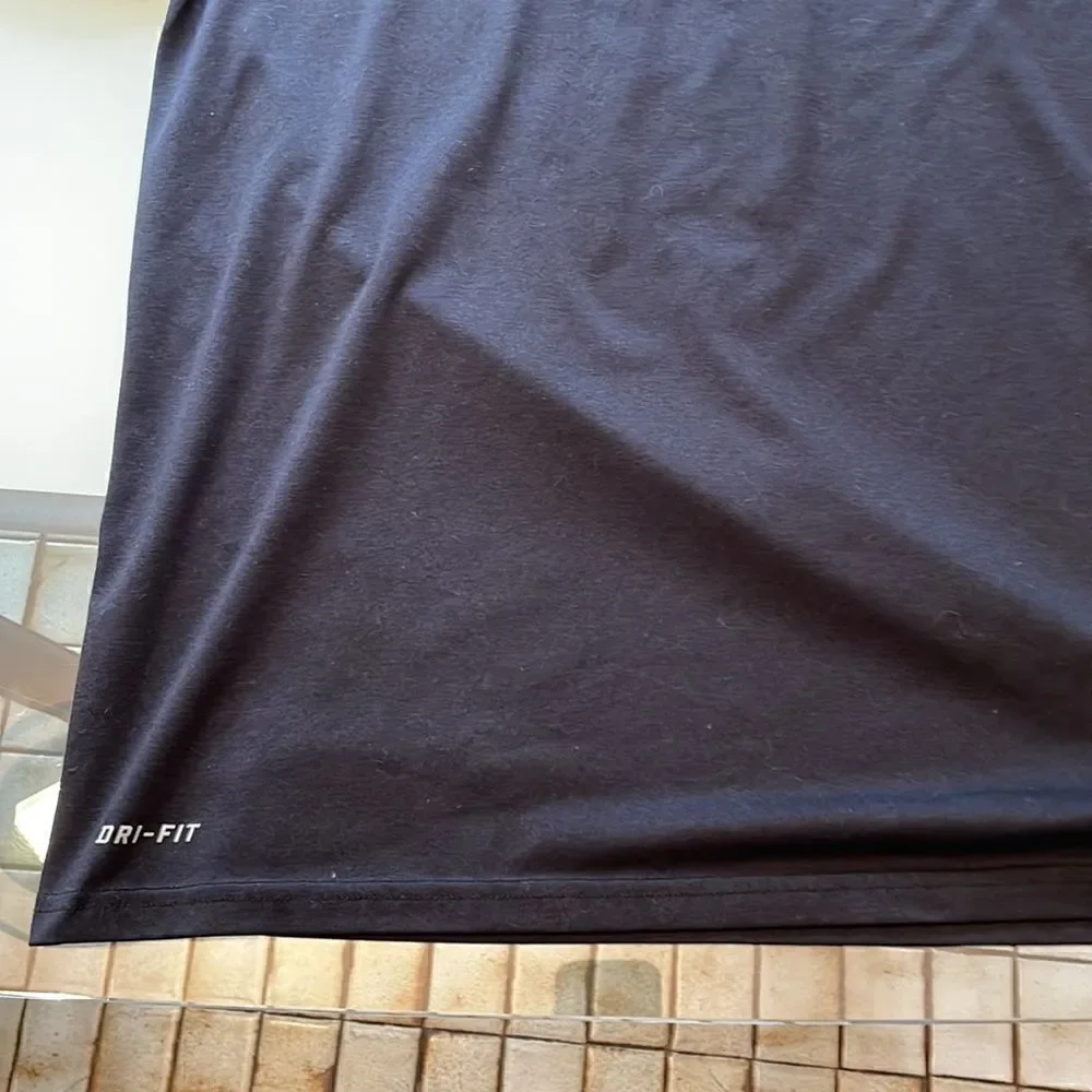 Nike shirt black