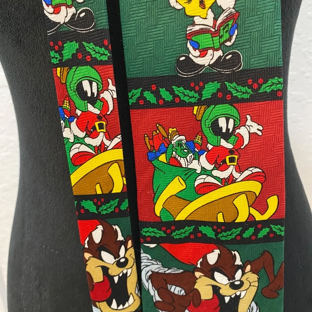 Vintage Loney Tunes WB Tie, 3.5