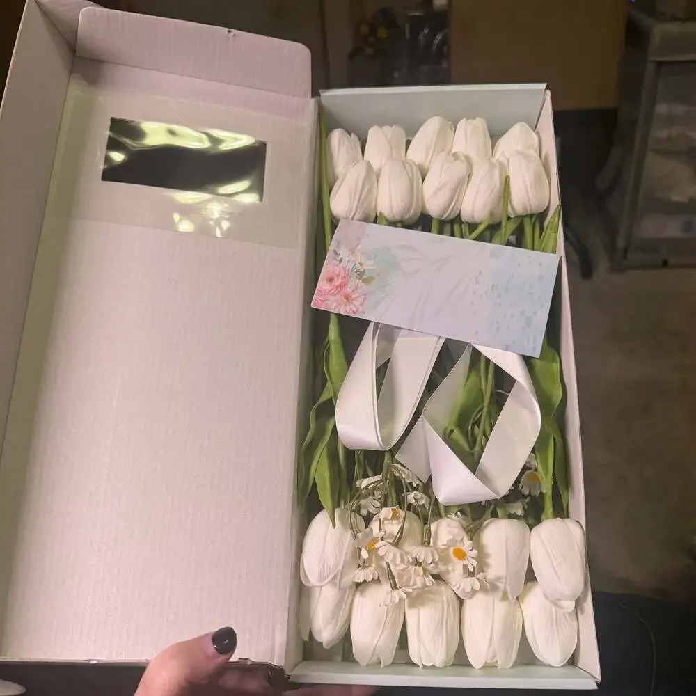 HIMUTAIN 20-Piece Artificial White‎ Tulip Bouquet with Gift Box and Ribbon