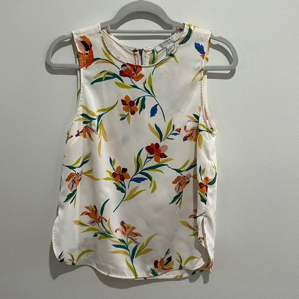 Forever 21 tropical white Top. Size small