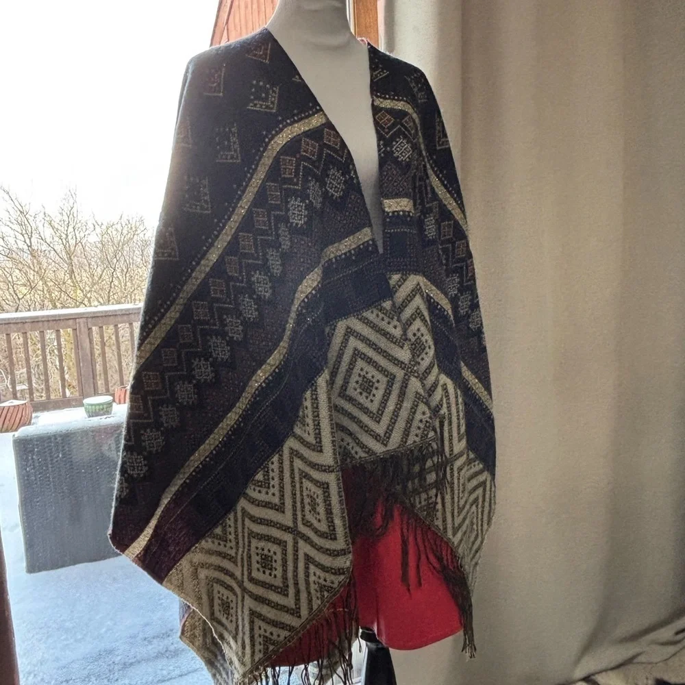 Love Stitch poncho 💙💛❤️